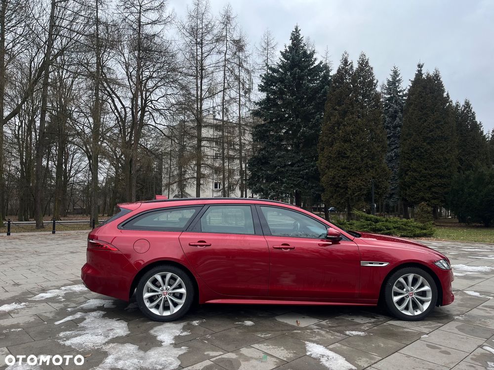 Jaguar XF 2.0 T AWD R-Sport - 16