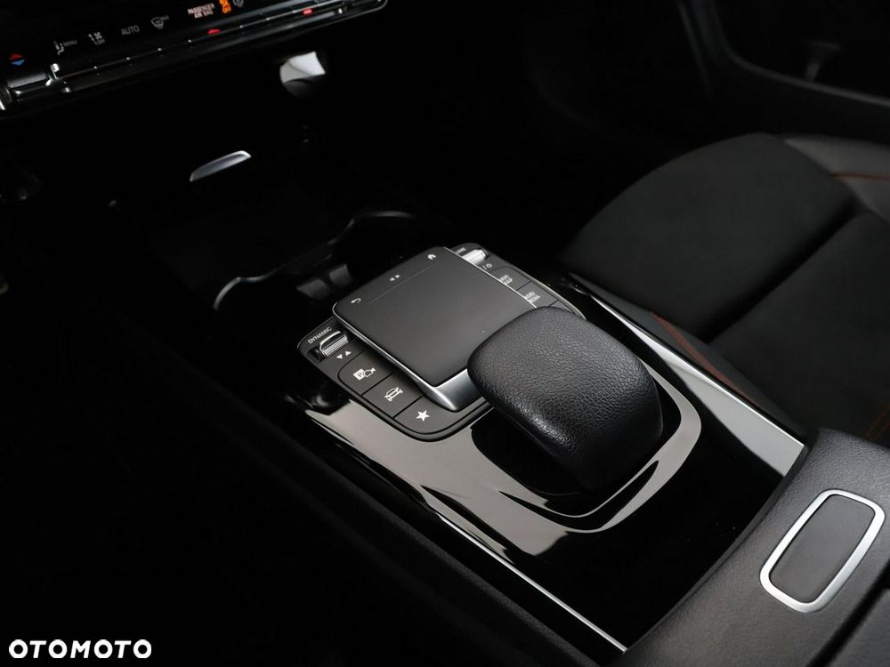 Mercedes-Benz CLA 250 e PHEV AMG Line 8G-DCT - 30