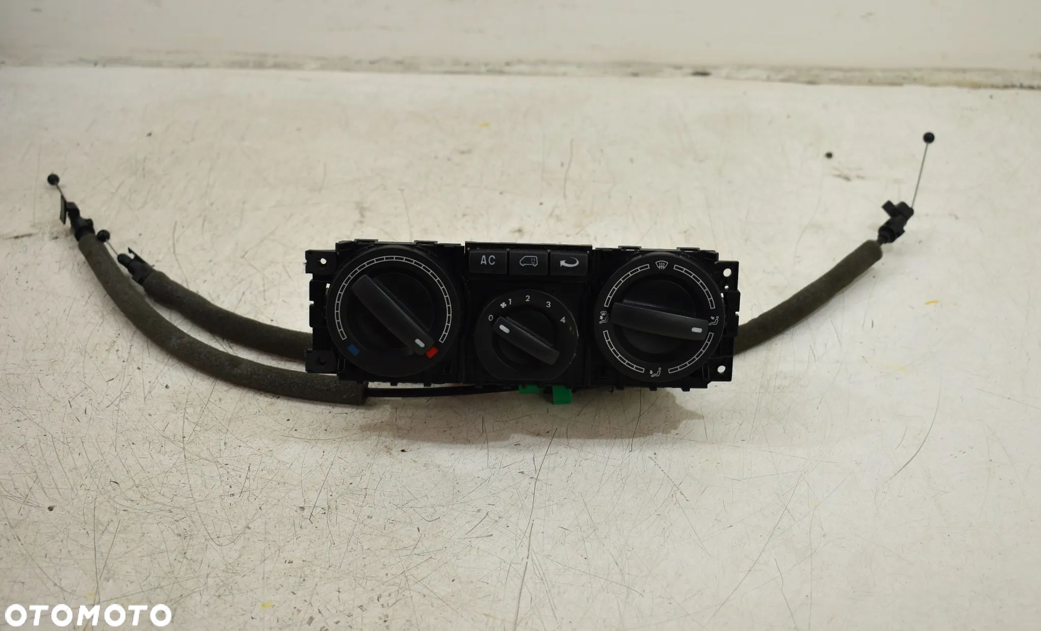 PANEL NAWIEWU KLIMATYZACJI VW T5 07R 7H0820045S - 1