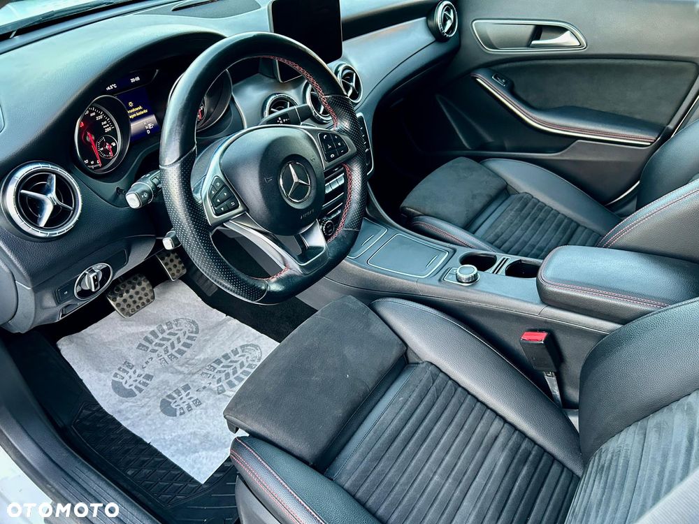 Mercedes-Benz CLA 180 7G-DCT AMG Line - 5