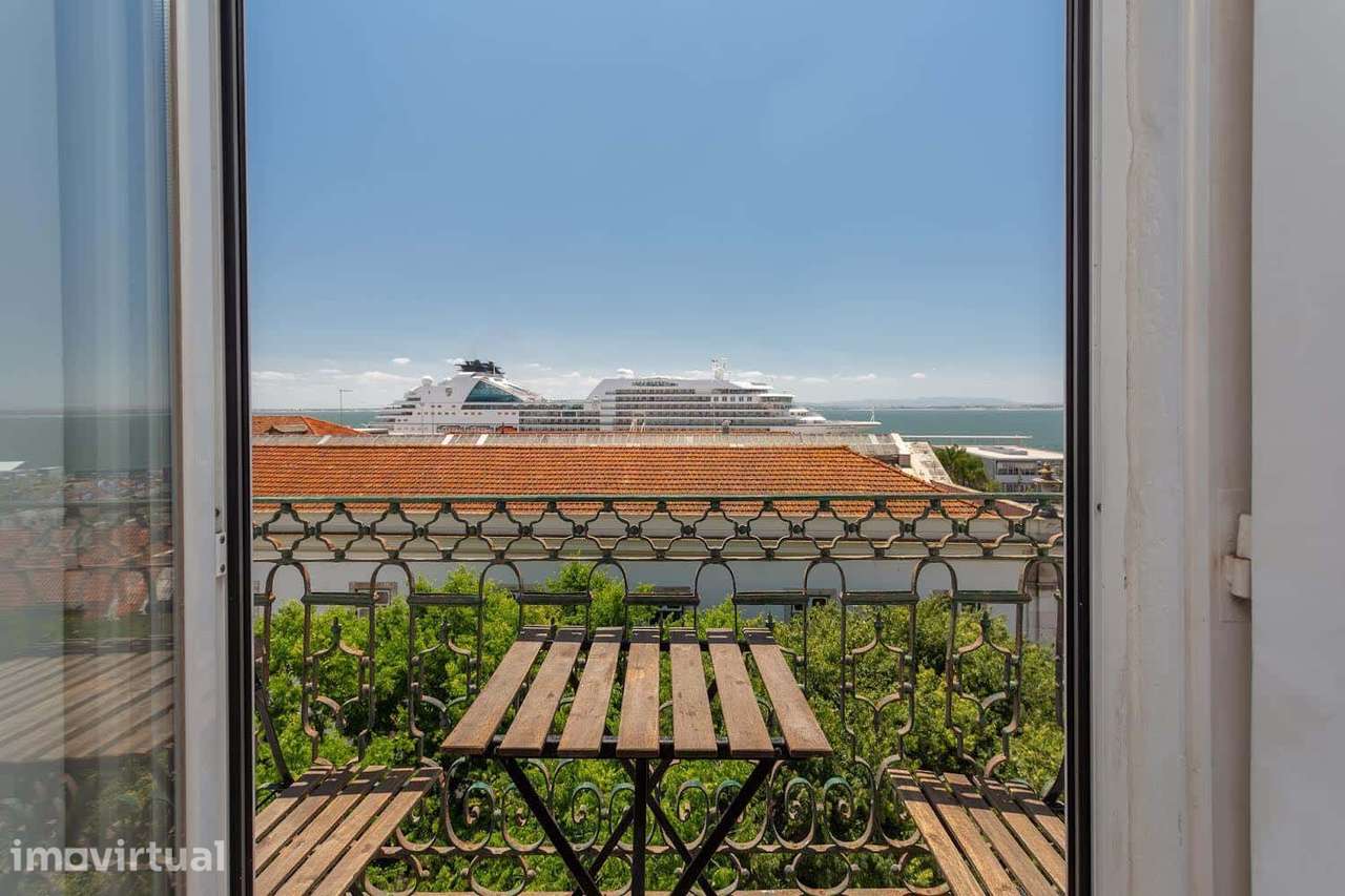 Two-bedroom apartment with balcony and a view in the heart of Lisbon - Grande imagem: 4/28