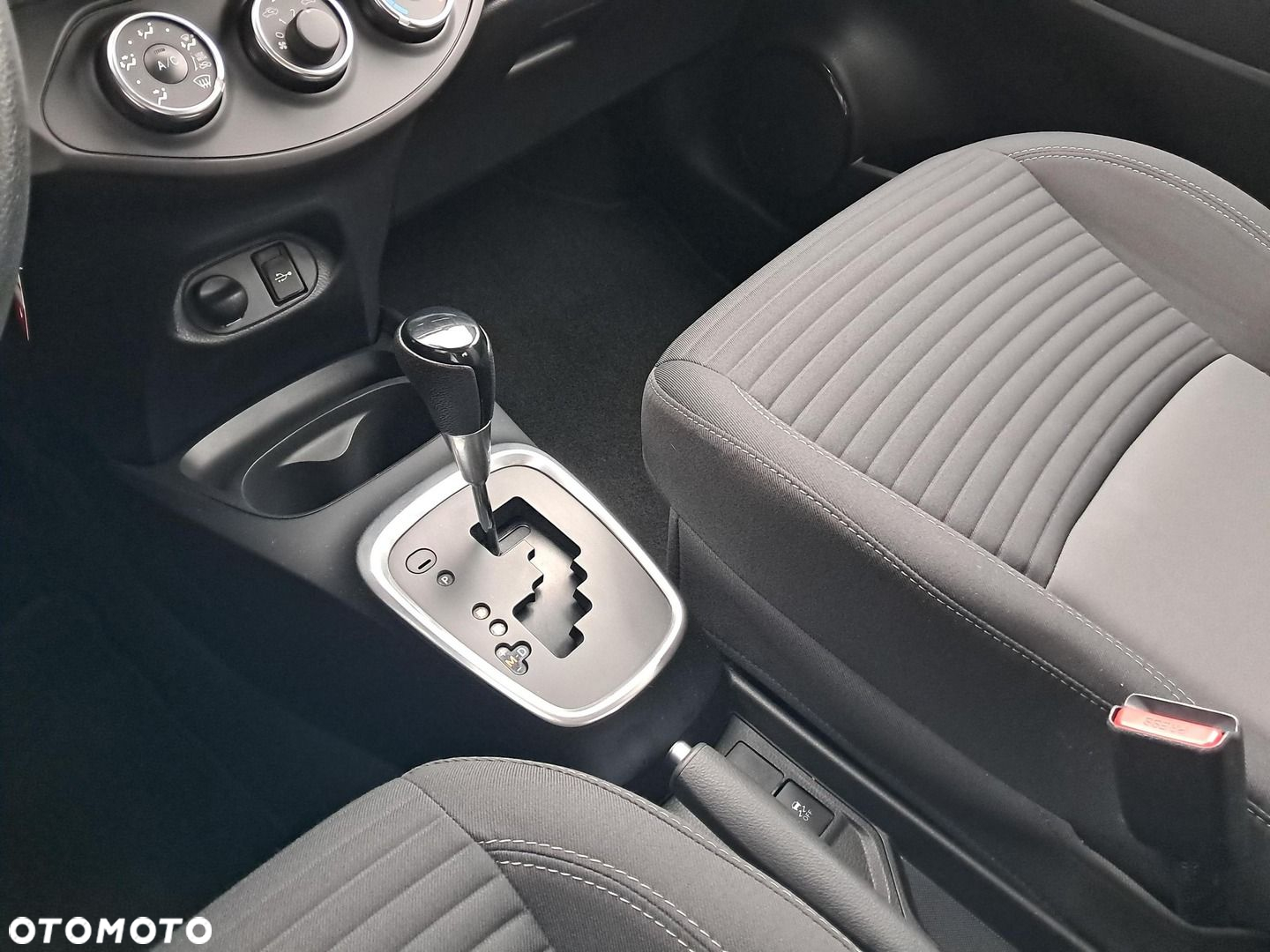 Toyota Yaris 1.5 Premium CVT - 20