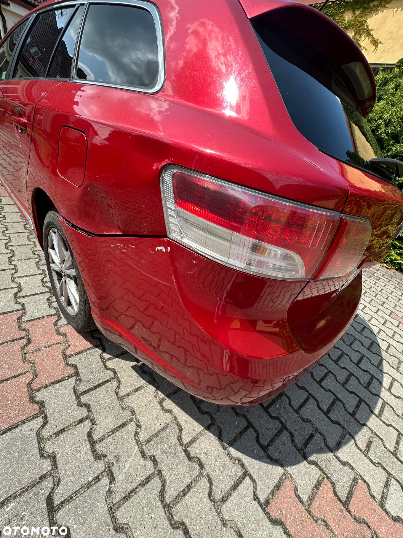 Toyota Avensis 2.0 D-4D 2010 - 13