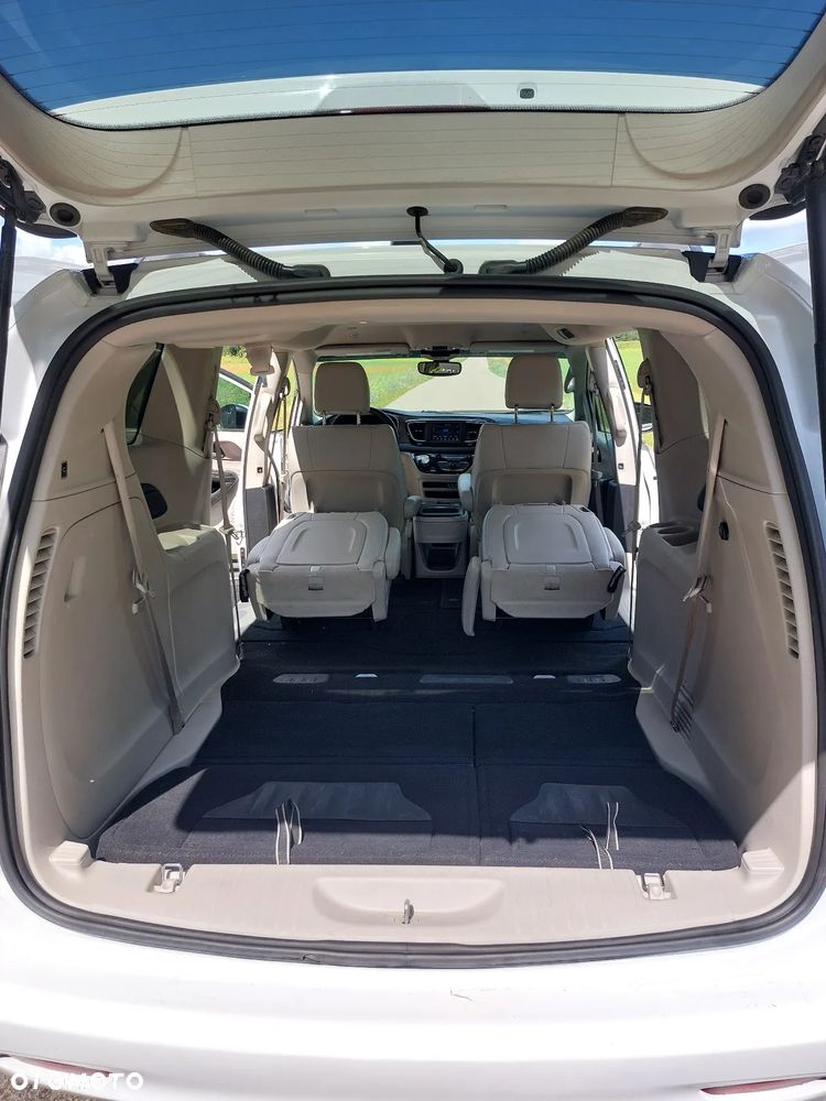 Chrysler Pacifica - 36