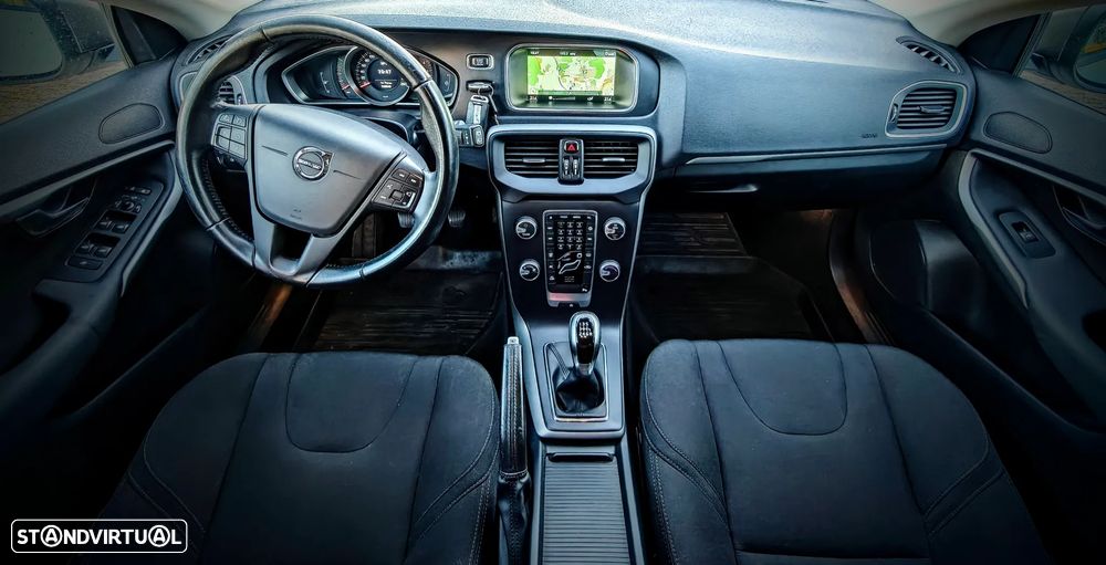 Volvo V40 D3 Momentum - 14