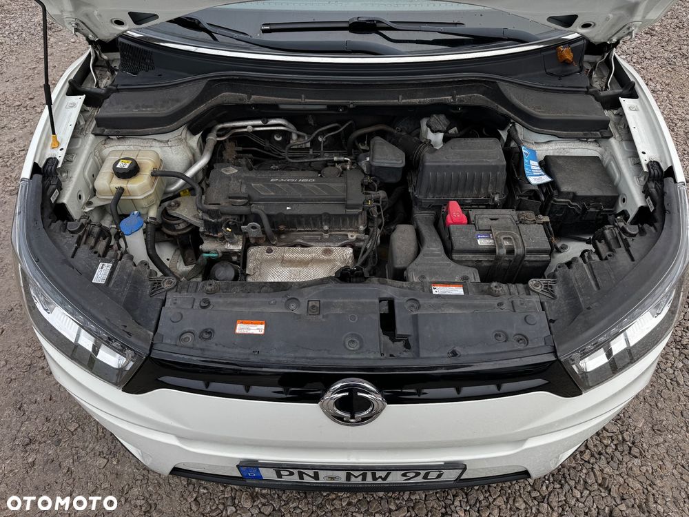 SsangYong/KGM Tivoli e-XGi 160 2WD Black+White - 38