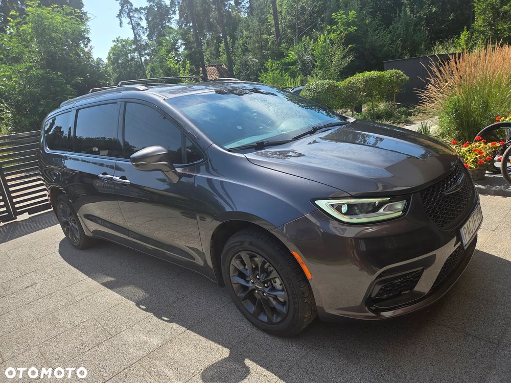 Chrysler Pacifica - 3