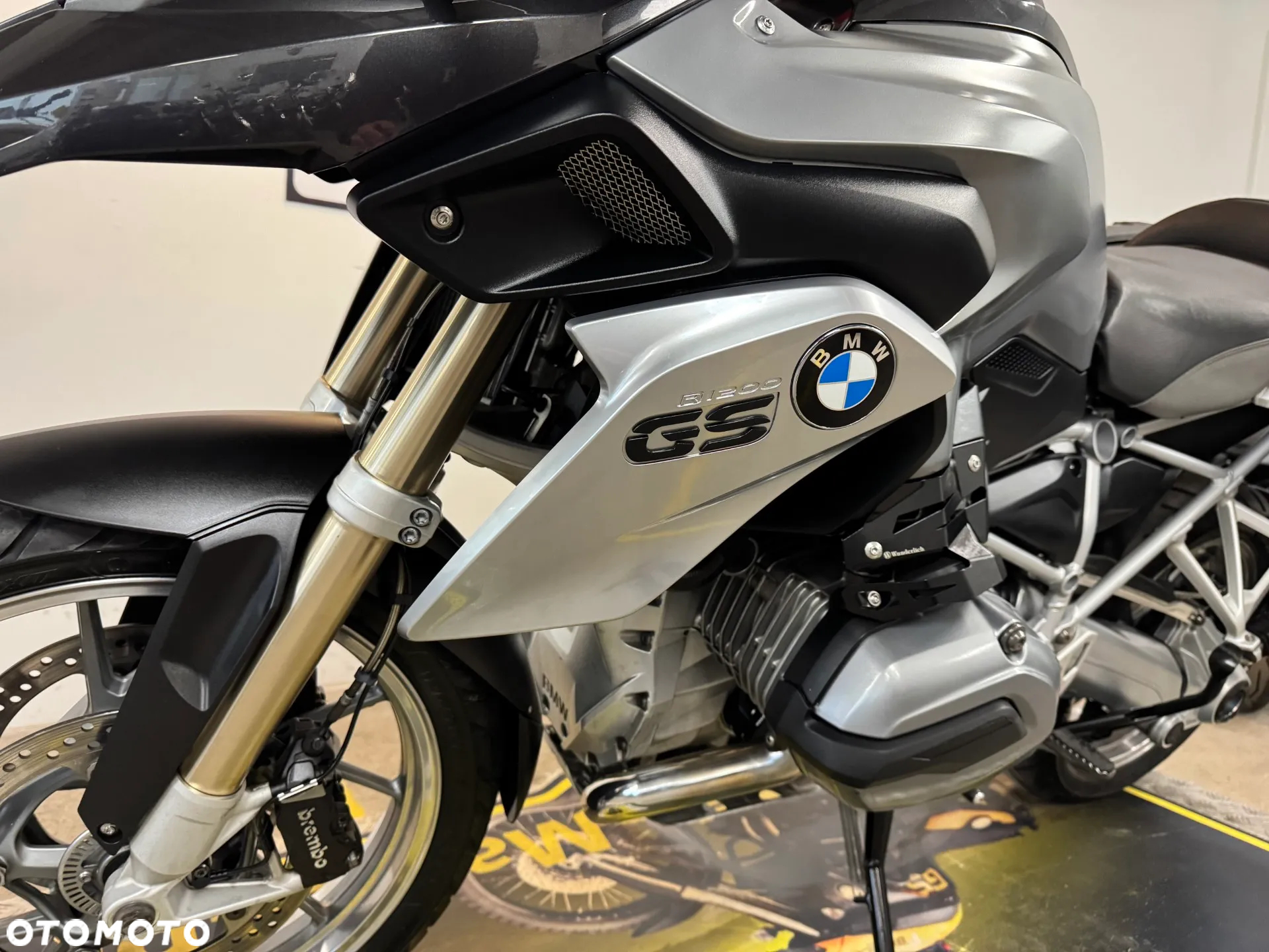 BMW R - 19