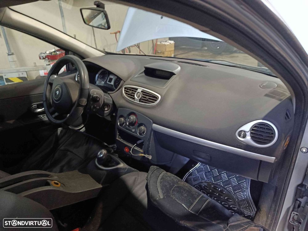 Carro MOT: D4F 706 CXVEL: JH3 176  JH3 128 RENAULT CLIO 3 2006 1.2 75CV 5P CINZA GASOLINA - 4