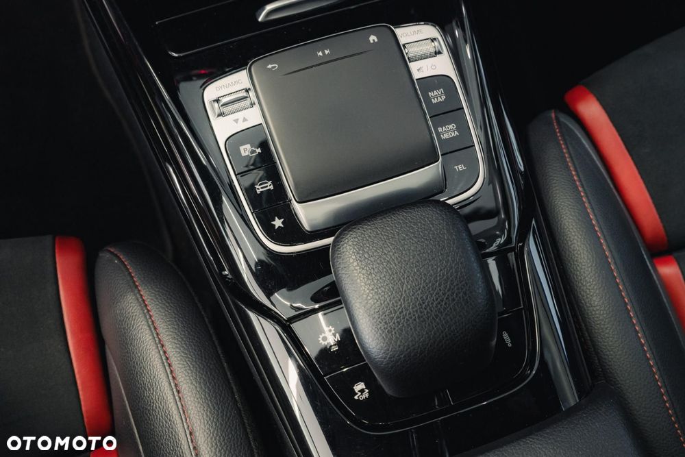 Mercedes-Benz Klasa A 35 AMG 4-Matic 7G-DCT - 27
