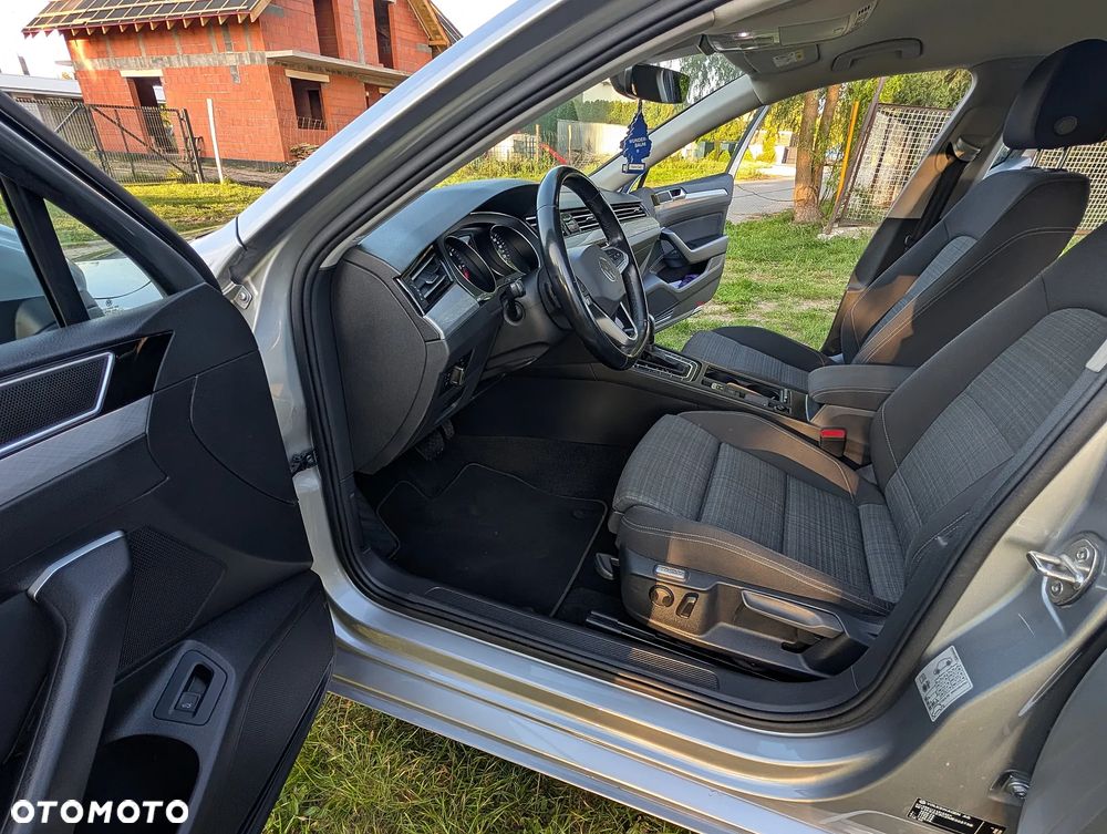 Volkswagen Passat 2.0 TDI SCR DSG - 23