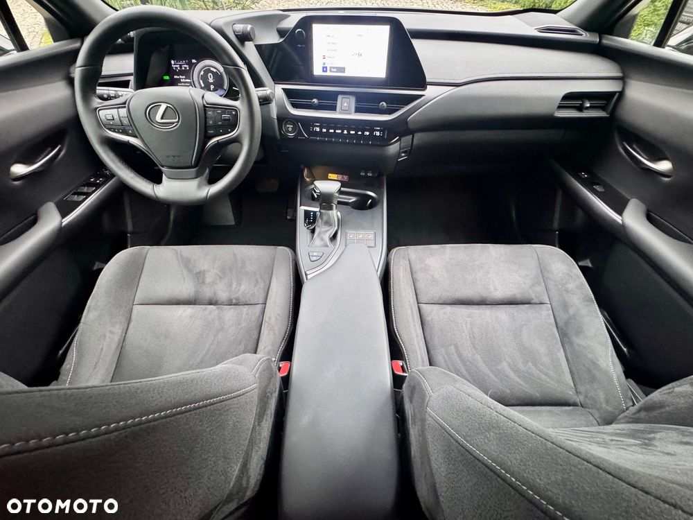 Lexus UX 250h F Sport 2WD - 23