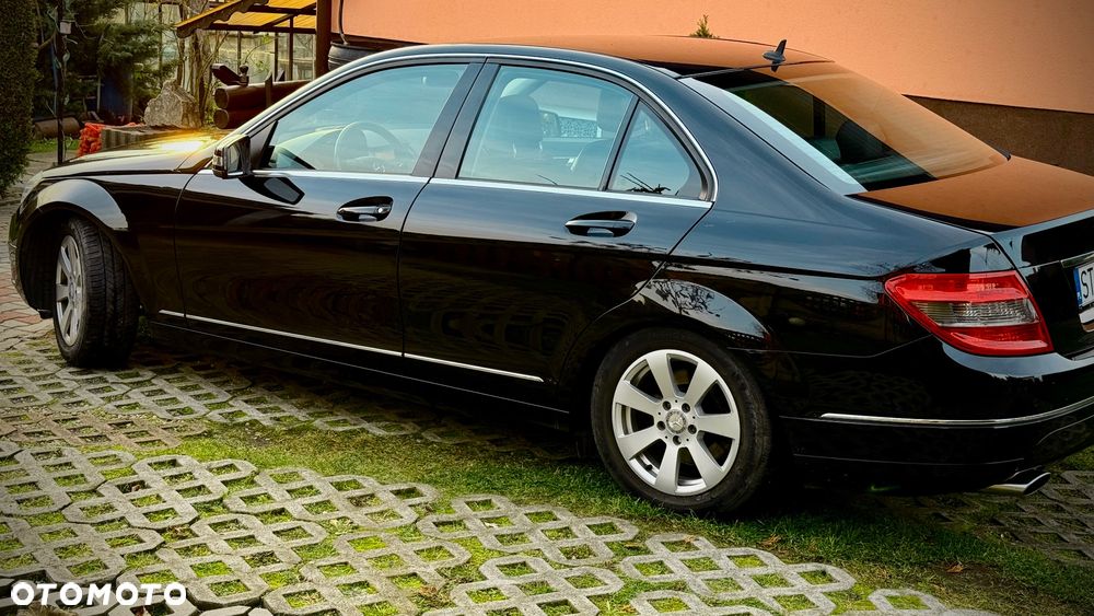 Mercedes-Benz Klasa C 200 T CGI BlueEFFICIENCY Avantgarde - 4
