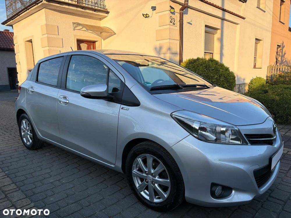 Toyota Yaris - 4