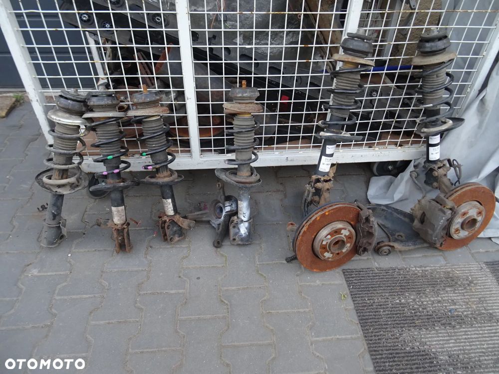 DACIA DOKKER LODGY 1,0 1,2 1,5 DCI 1,6 16V SCE AMORTYZATOR ZWROTNICA PIASTA LEWA PRAWA ROZNE CZESCI ROZNE