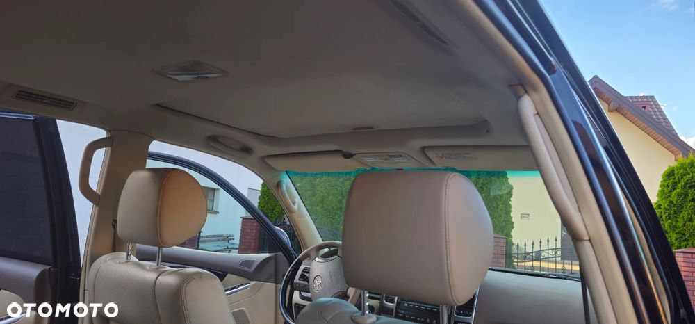 Toyota Land Cruiser - 17