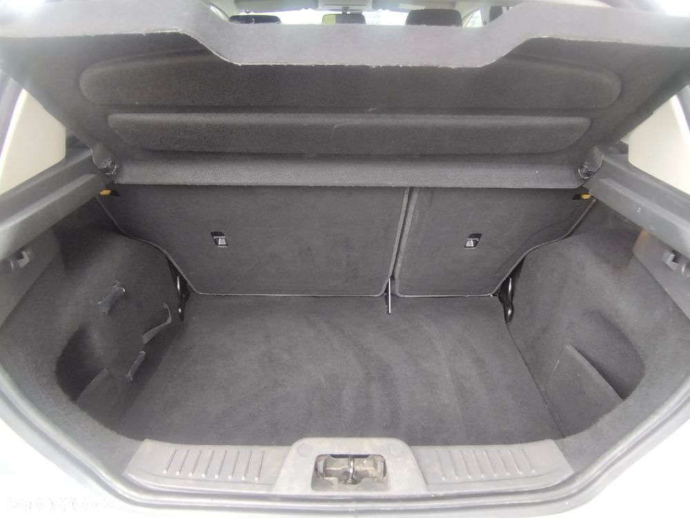 Ford Fiesta 1.25 Trend EU5 - 11