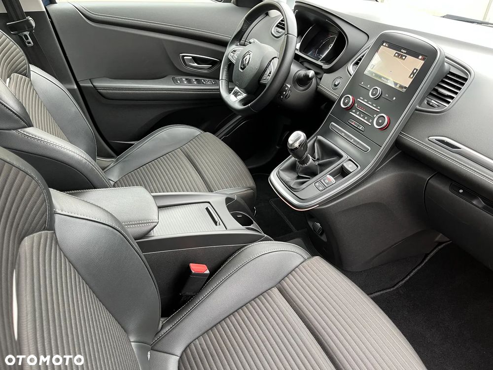 Renault Scenic - 17
