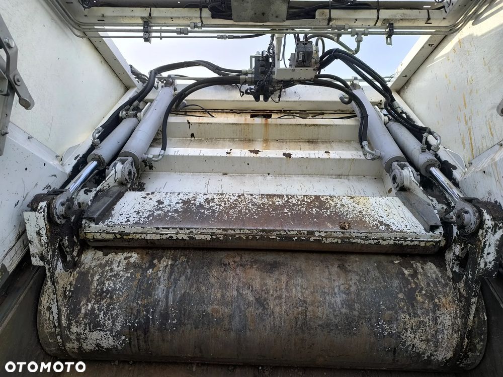 Renault D WIDE C - 24