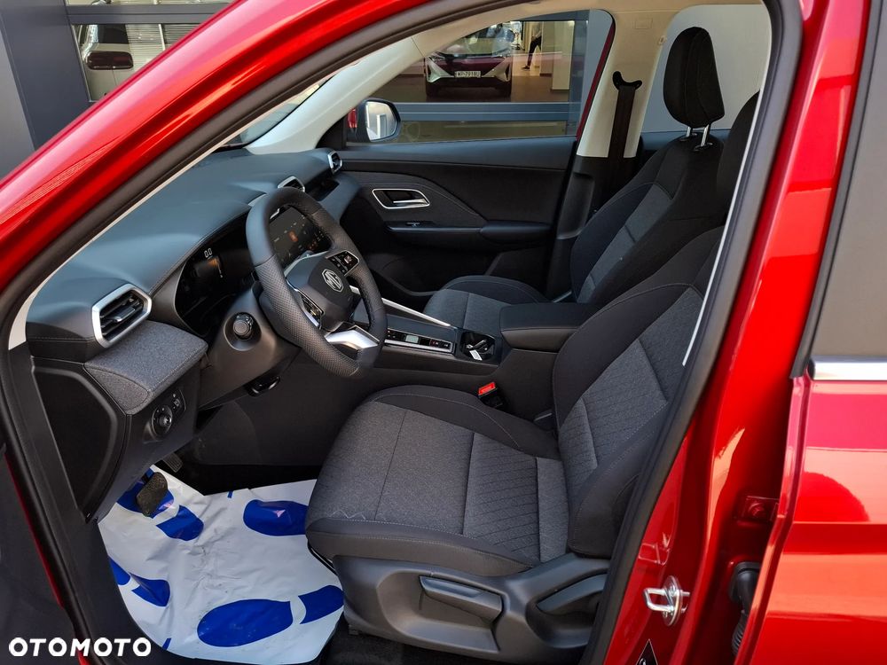 MG ZS Hybrid+ - 11