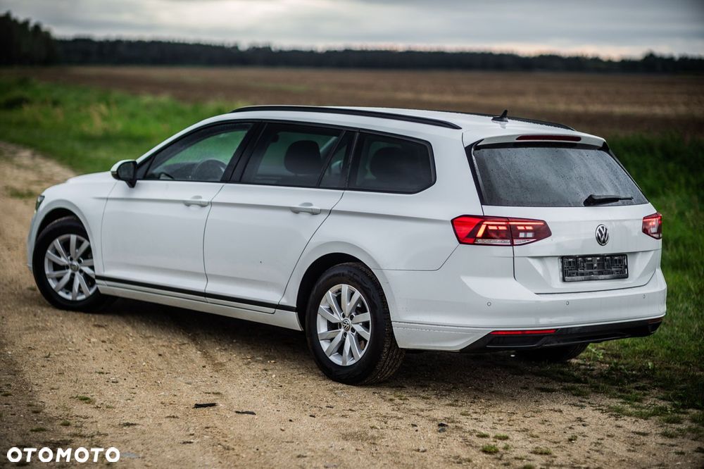 Volkswagen Passat 2.0 TDI SCR DSG Comfortline - 18
