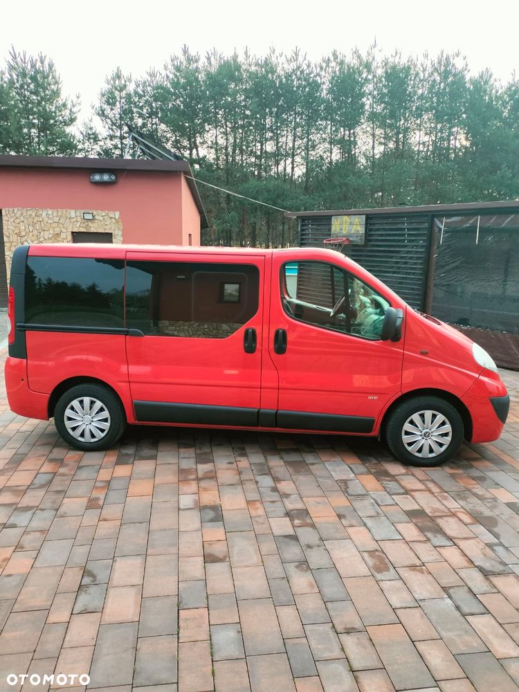Opel Vivaro - 1