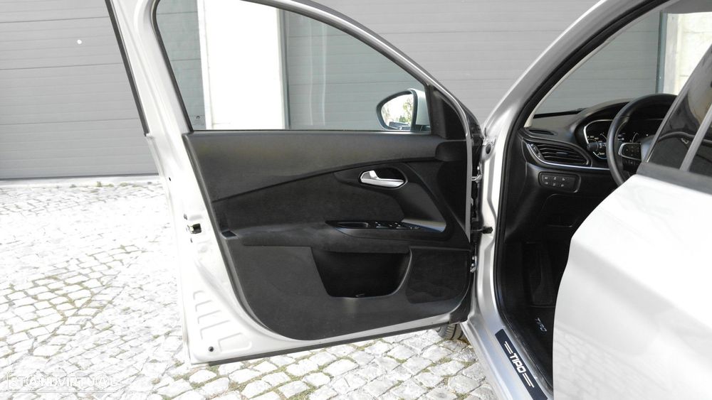 Fiat Tipo Station Wagon 1.3 M-Jet Easy - 29