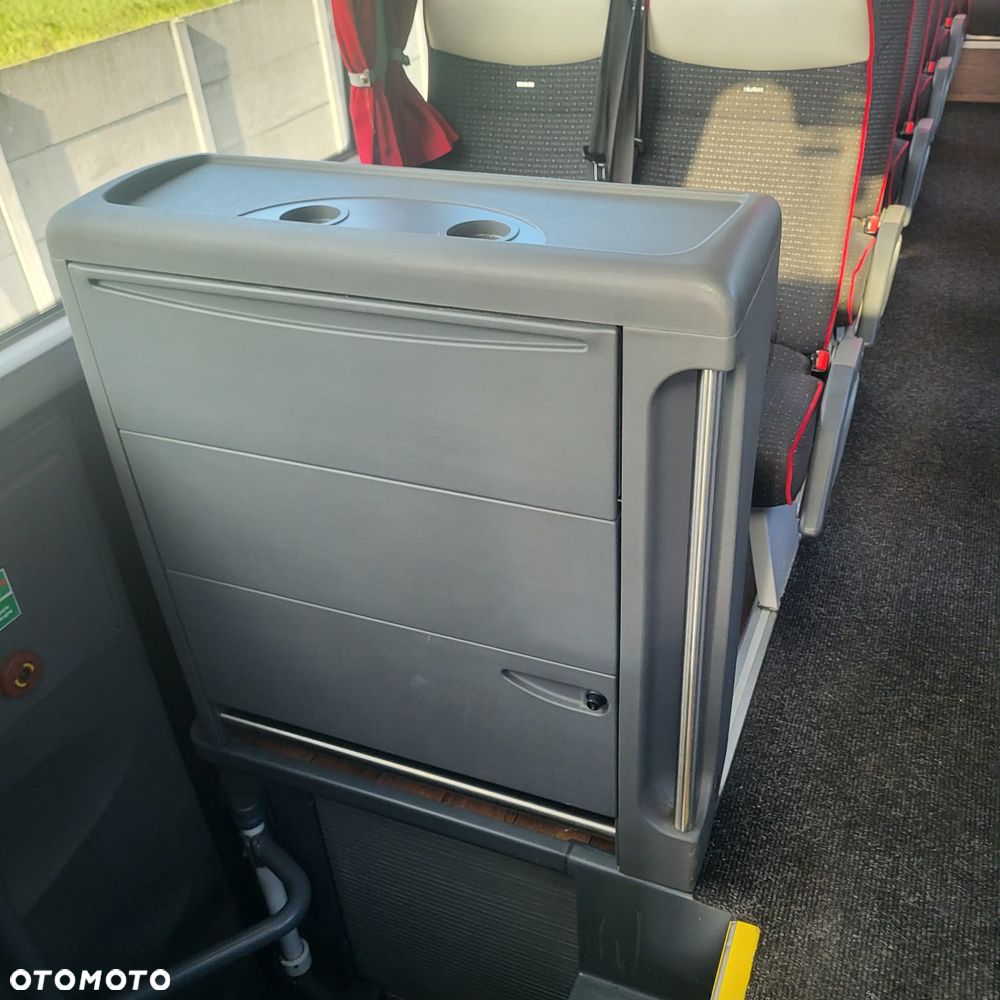 MAN LIONS COACH R07 - 8