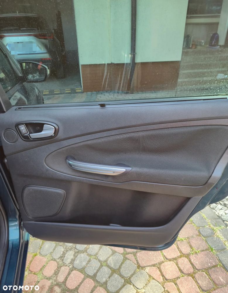 Ford Galaxy 2.0 TDCi Titanium - 24
