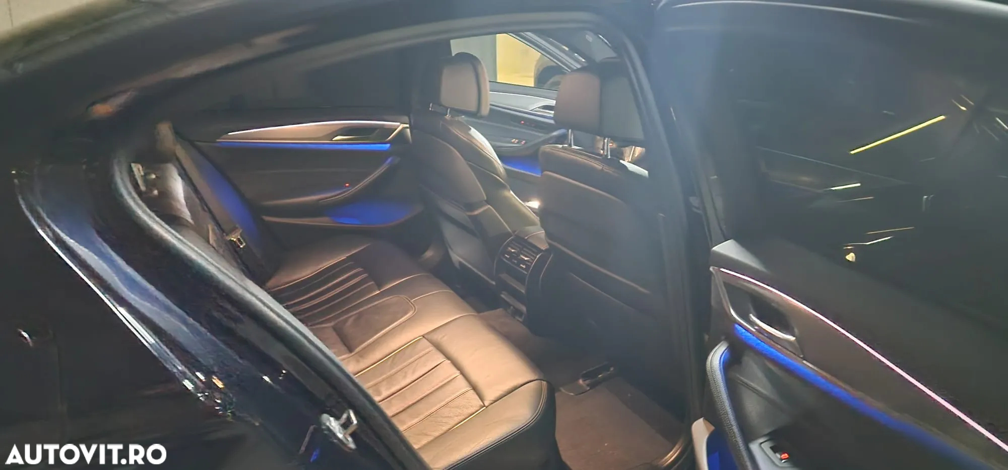 BMW Seria 5 520i AT - 29