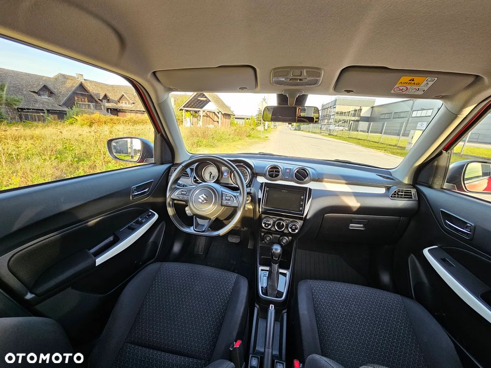 Suzuki Swift 1.2 Premium Plus CVT - 10