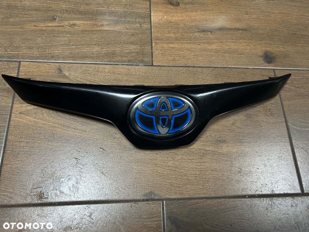 GRILL ATRAPA  LOGO 53111-02C81 COROLLA E21 19-ORG