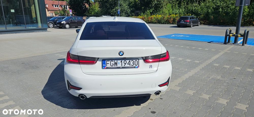 BMW Seria 3 318d mHEV - 7