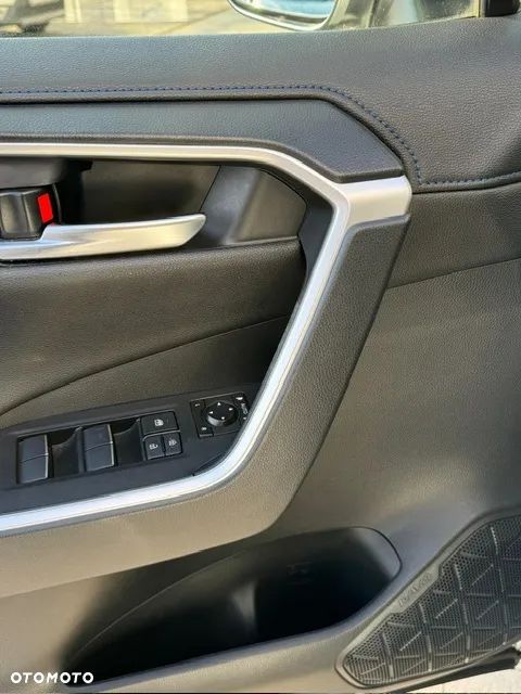 Toyota RAV4 ver-2-5-hybrid-selection-4x4 - 23