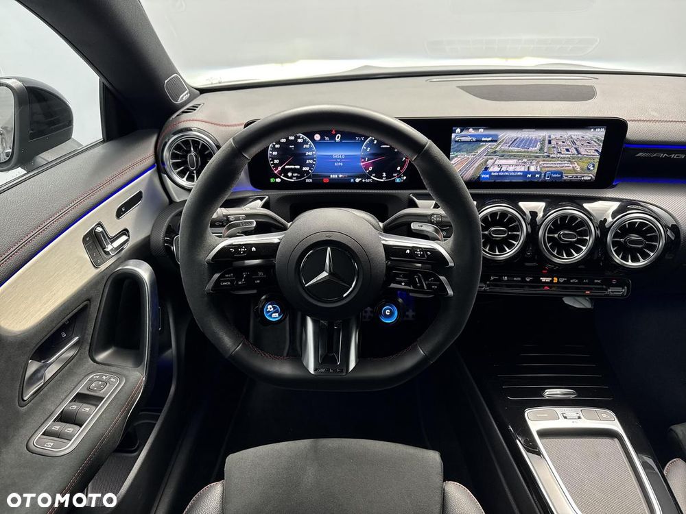 Mercedes-Benz CLA AMG 45 S 4-Matic+ 8G-DCT - 23