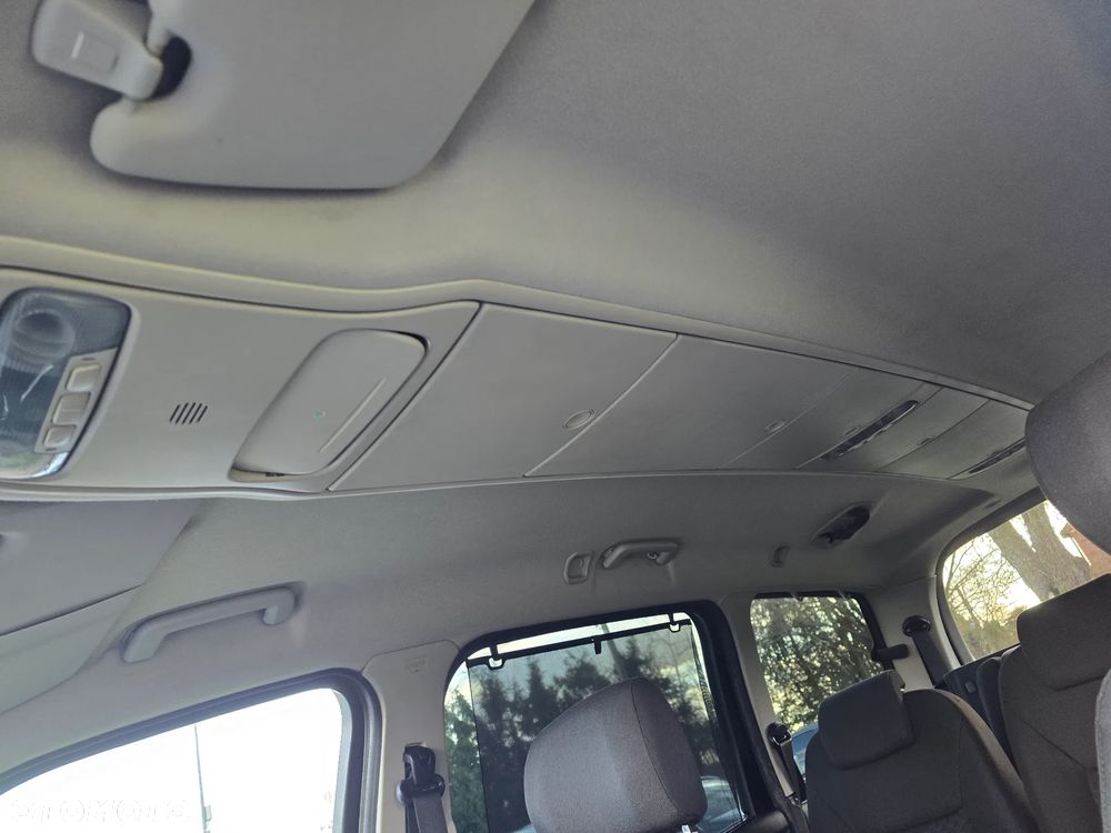 Ford Galaxy 2.0 TDCi Ghia - 38