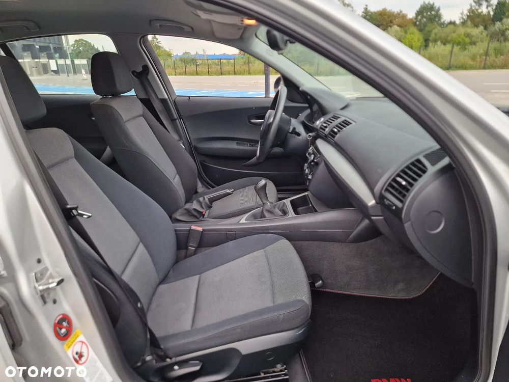 BMW Seria 1 116i - 28