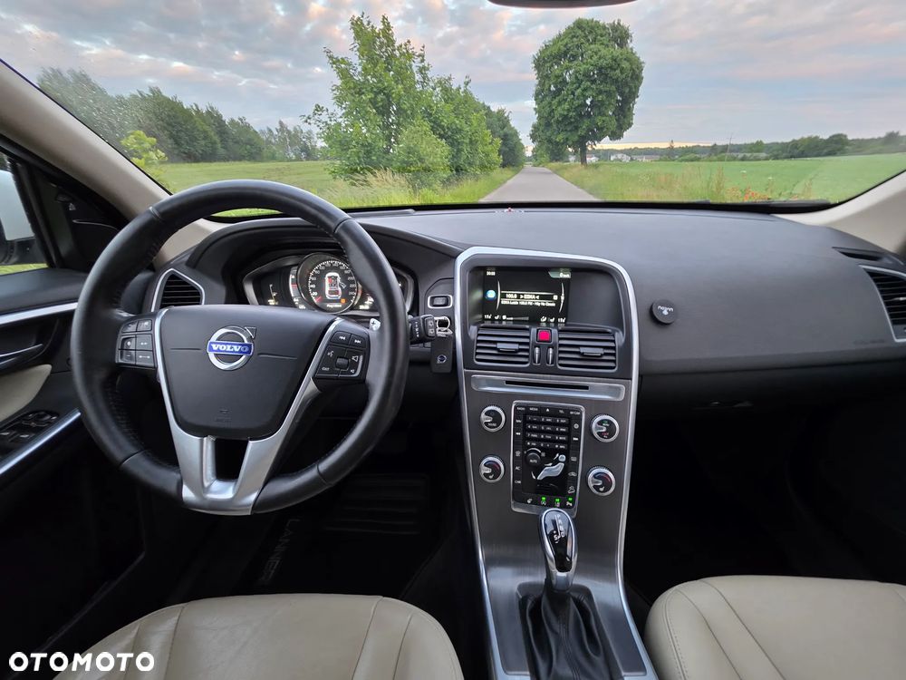 Volvo XC 60 D5 AWD Summum - 12