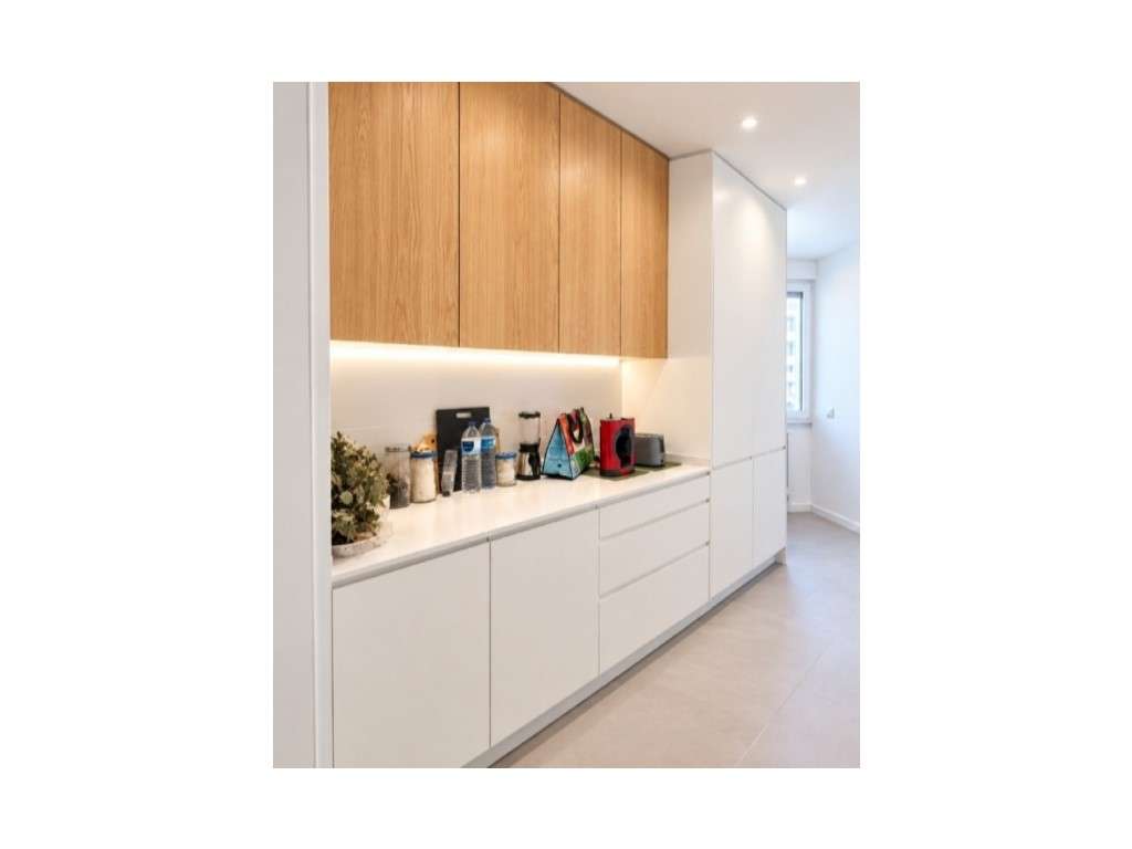 Elegante e moderno apartamento T2 em Benfica - Grande imagem: 2/23