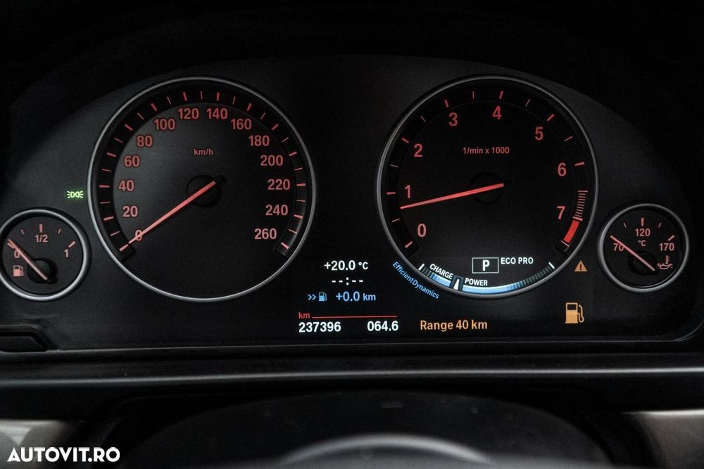 BMW Seria 5 528i xDrive Sport-Aut. Luxury Line - 33