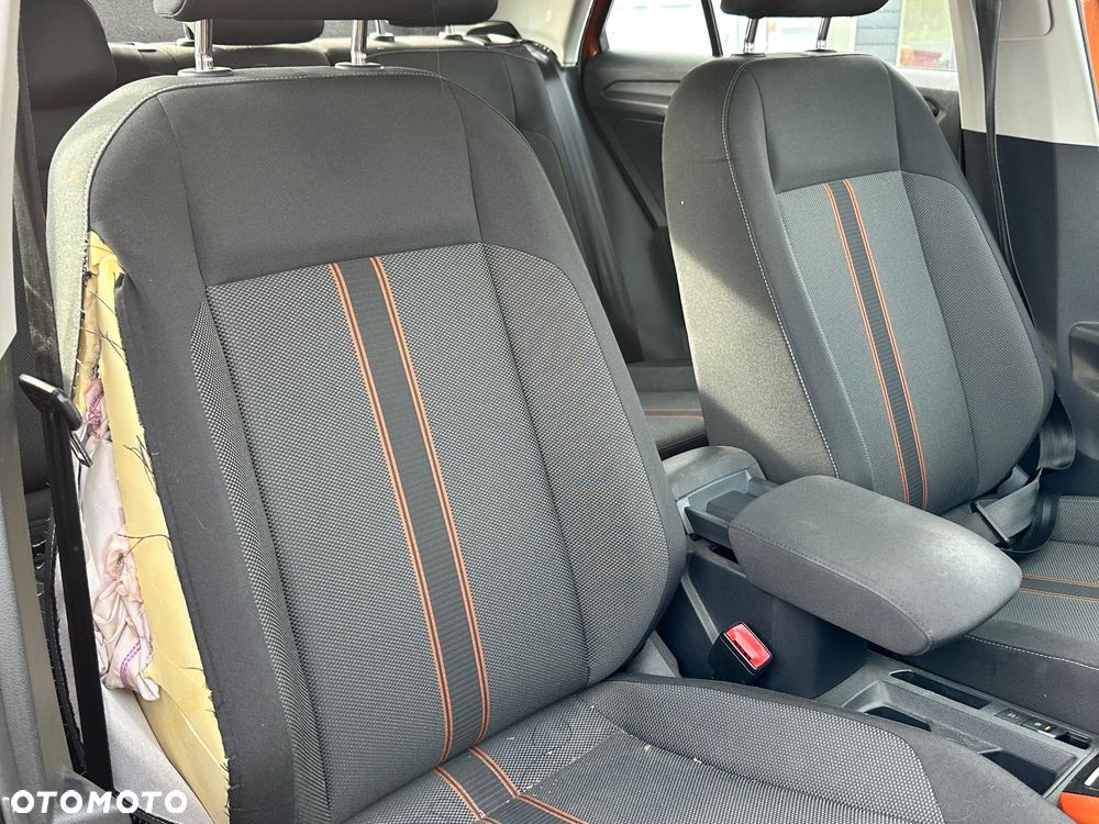 Volkswagen T-Roc - 28