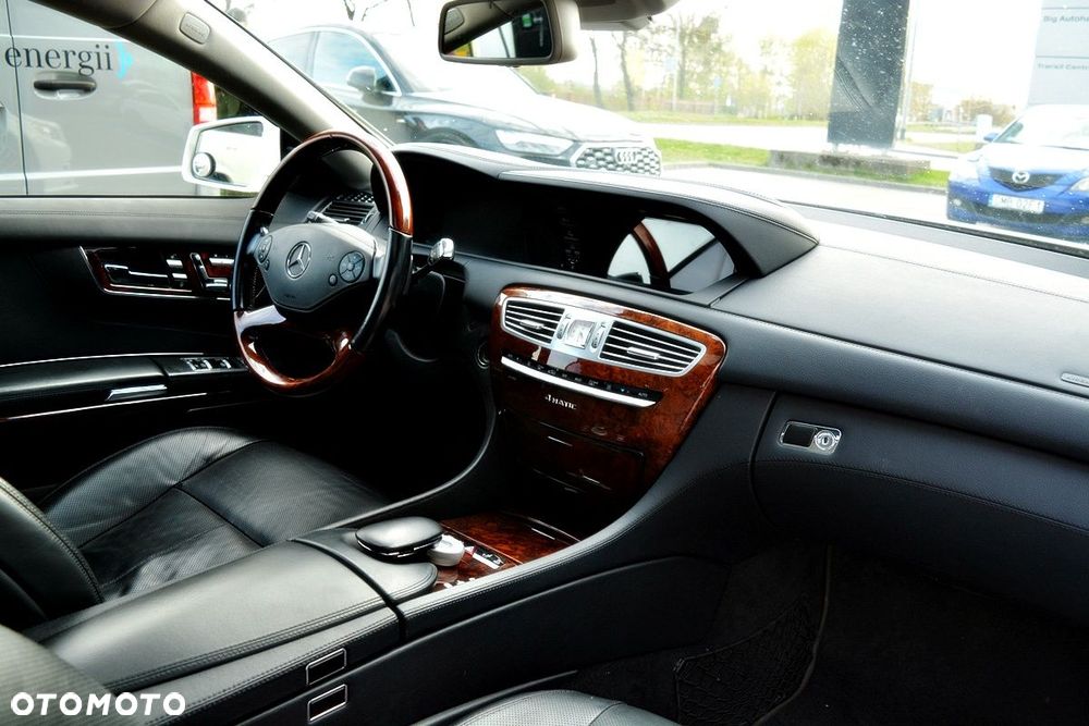 Mercedes-Benz CL 500 4Matic (BlueEFFICIENCY) 7G-TRONIC - 35