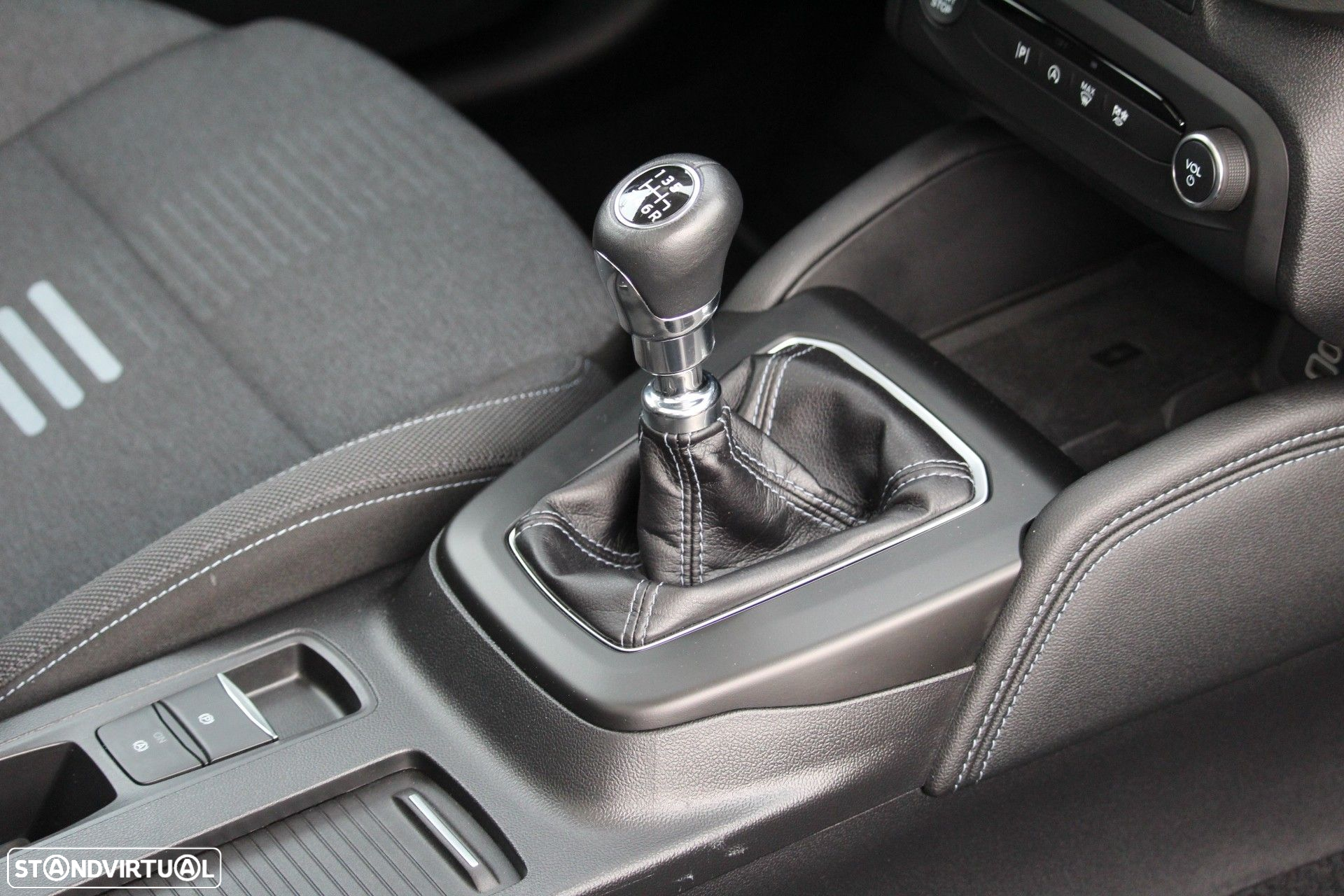 Ford Focus SW 1.0 EcoBoost MHEV Active X - 13