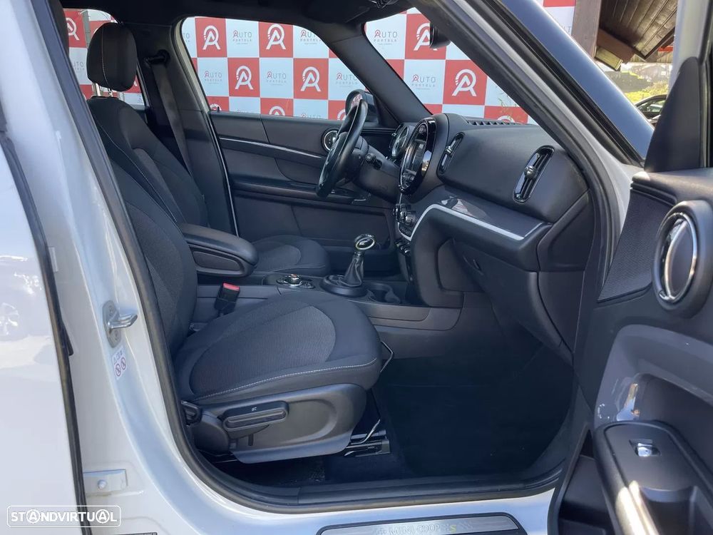 MINI Countryman Cooper SE ALL4 Auto - 13