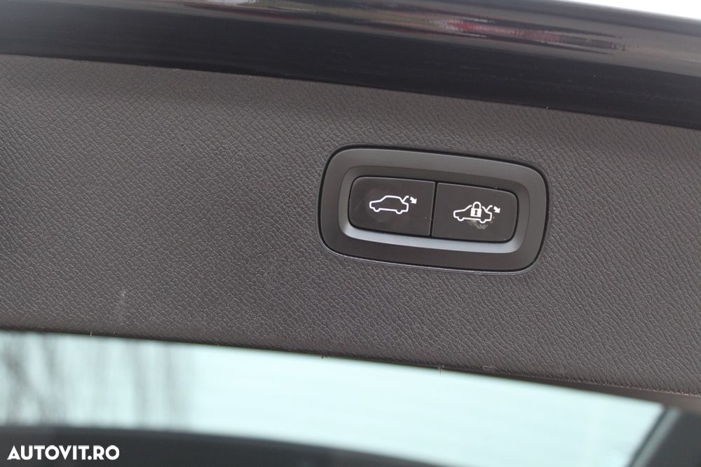 Volvo XC 90 D5 AWD Geartronic Momentum - 10