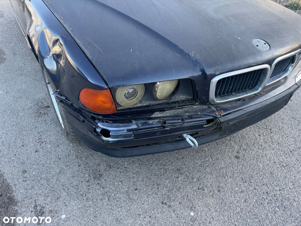 BMW Seria 7 735i L - 6