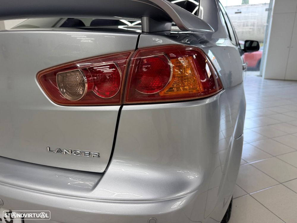 Mitsubishi Lancer 1.5 Invite - 5