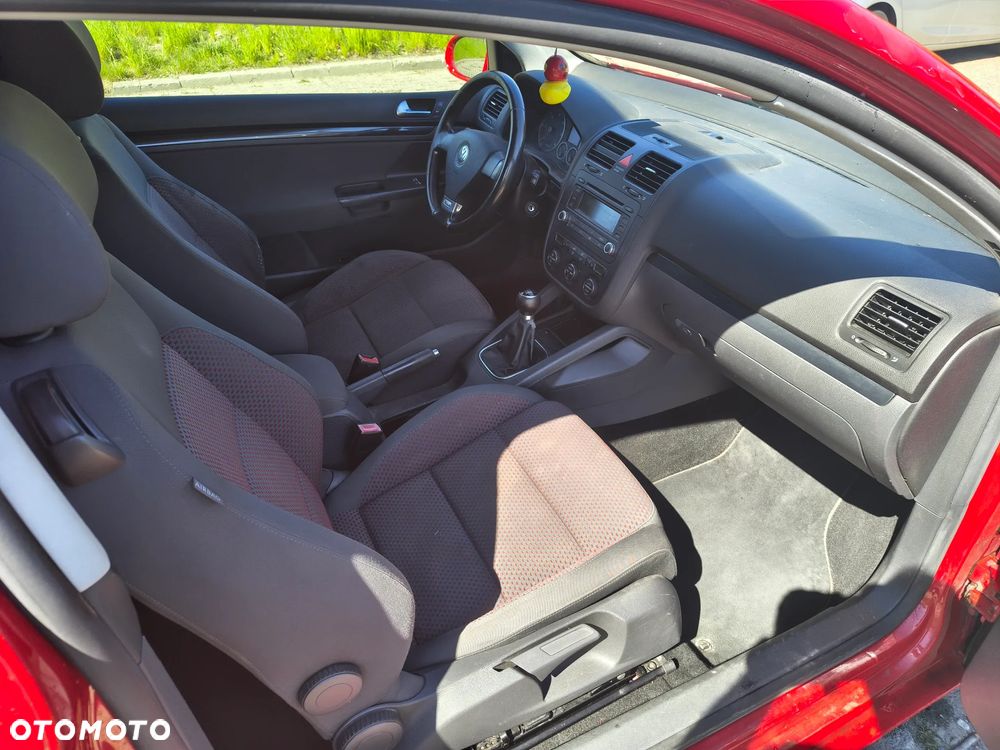 Volkswagen Golf 2.0 TDI DPF GT - 11