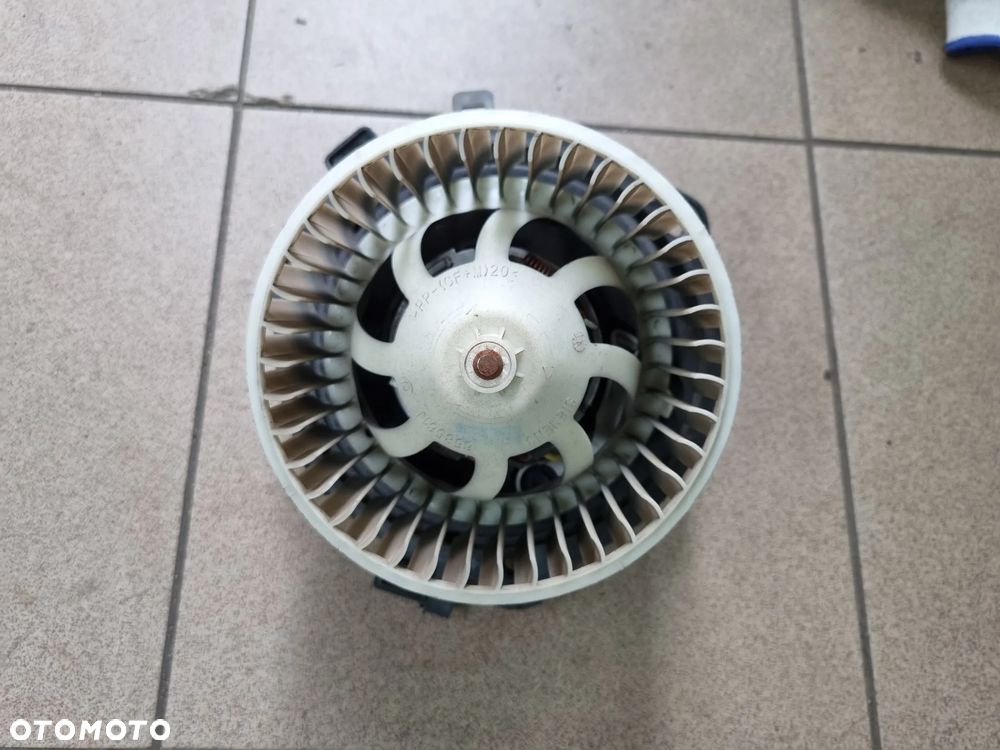WENTYLATOR KABINY IVECO DAILY IV  06-13r. - 4