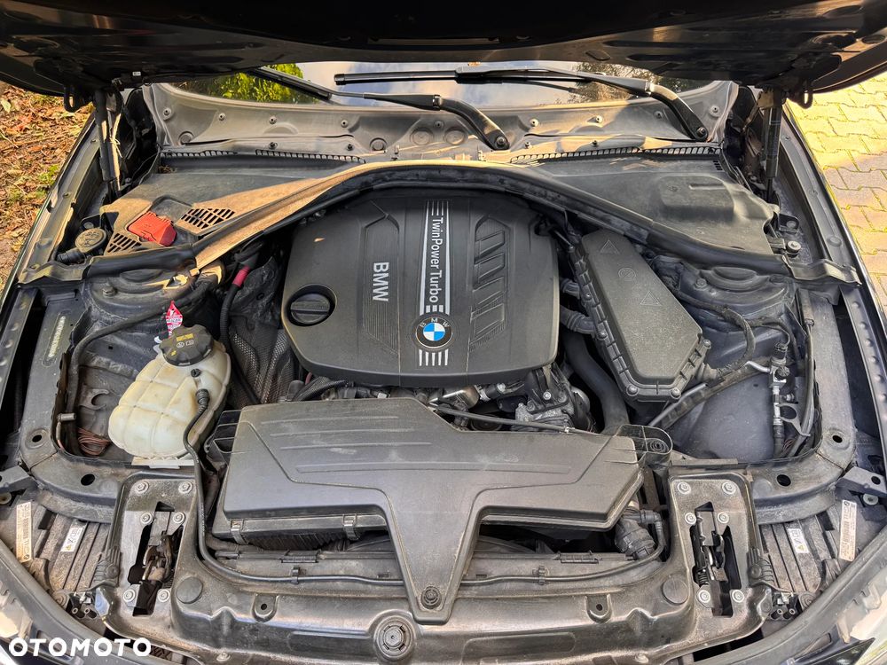 BMW Seria 3 318d - 23